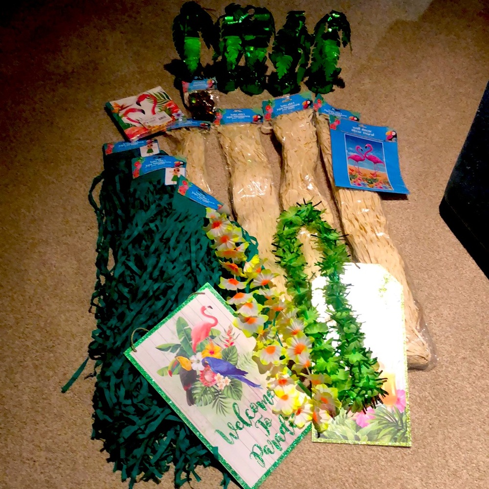 Hula Luau Hawaiian Tiki Tropical Pool Party Decorations / Supplies Lot!